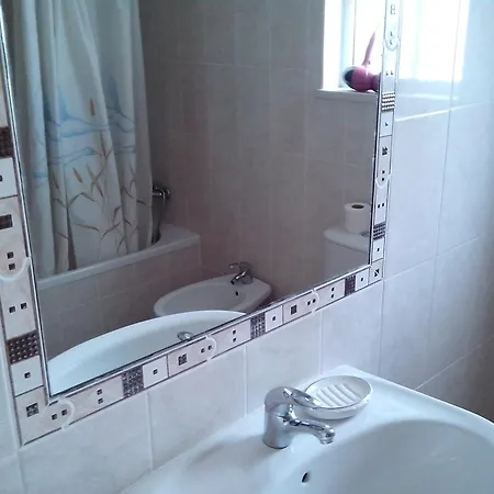 Apartment With 1 Bedroom L *