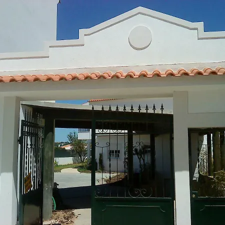 With 1 Bedroom L Apartment