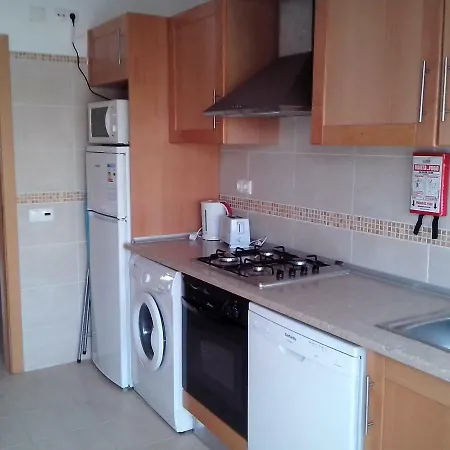 Apartment With 1 Bedroom L *